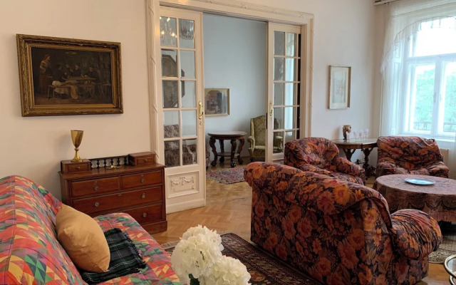 New! Libra Grande Venetian Style Apartment