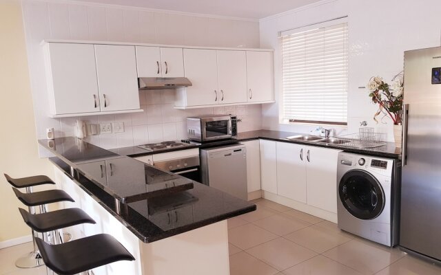 Luxurious Apartment in Century City