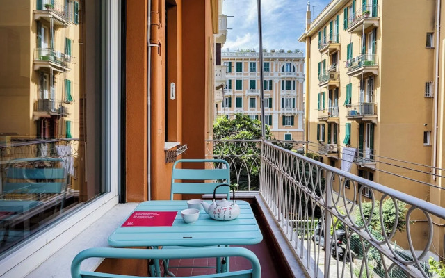 Light Apartment in Albaro
