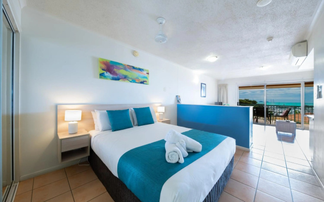 Shingley Beach Resort – Guest Rooms – Airlie Beach