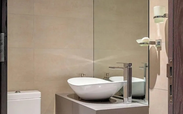 Charming 1 BR in AG Tower - Canal Views