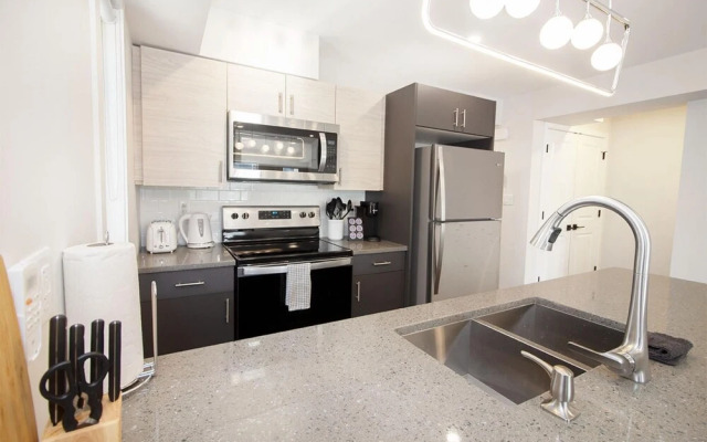 Cheerful 4 Bedrooms Duplex Unit Great Location
