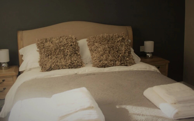 The Three Horseshoes Warham