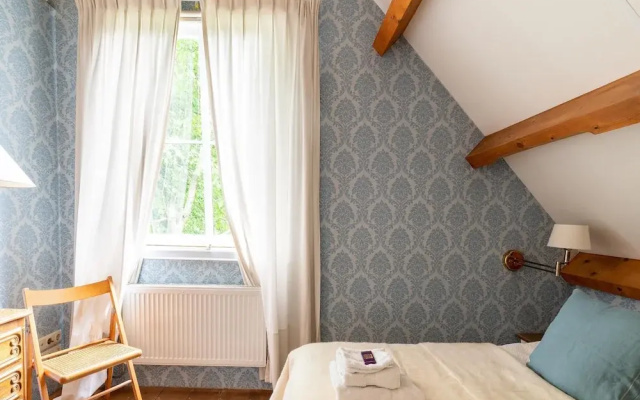 Authentic Mansion in Deil near Lake