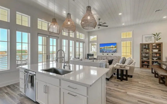 The Great White 306 DAR