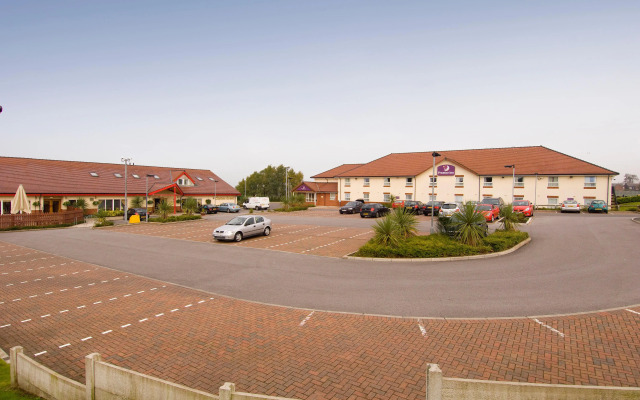 Premier Inn Oldham Central