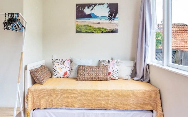 Sunny Grey Lynn Holiday Home
