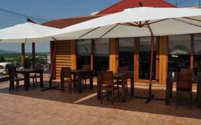 Sunny Mountain Hotel