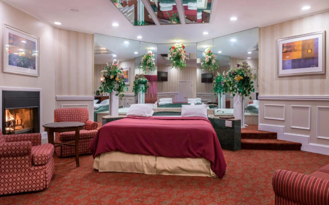 Inn of the Dove Romantic Suites with Jetted Tub & Fireplace