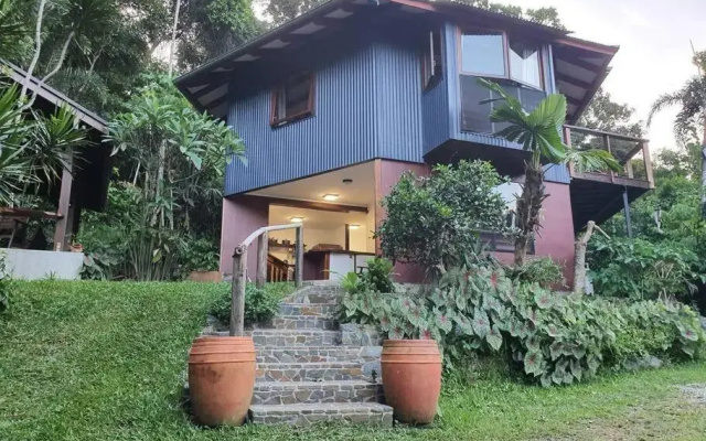 Daintree Holiday Homes - Treeverb Beach House