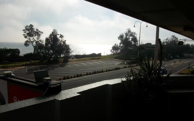 Stella's Dromana Hotel