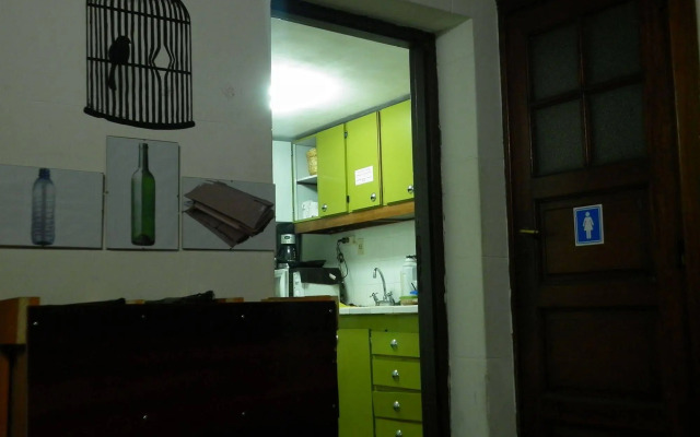Vi Luz y Entré Hostel