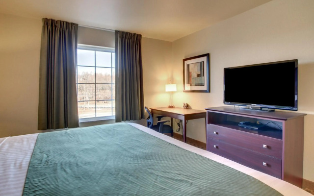 Cobblestone Hotel & Suites - Salem