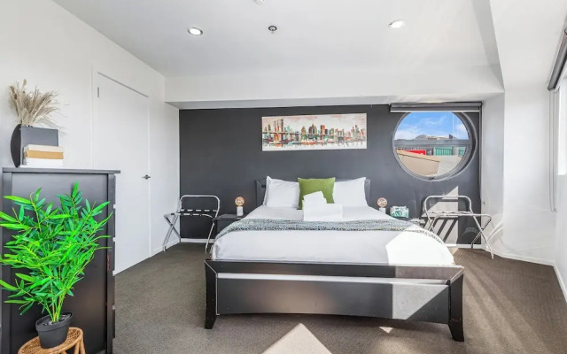 Contemporary 1Br City Escape  With Pool & Gym