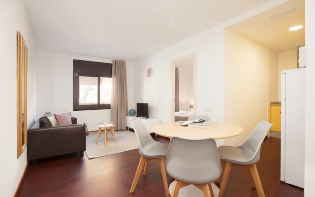 Click&Flat Europa Fira Apartments