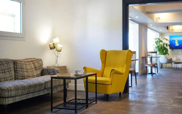 Hôtel, restaurant Kyriad Fréjus