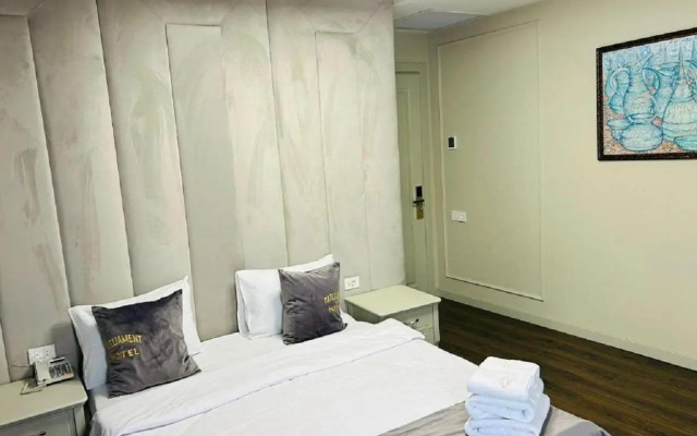 Two Rooms Plus Residence