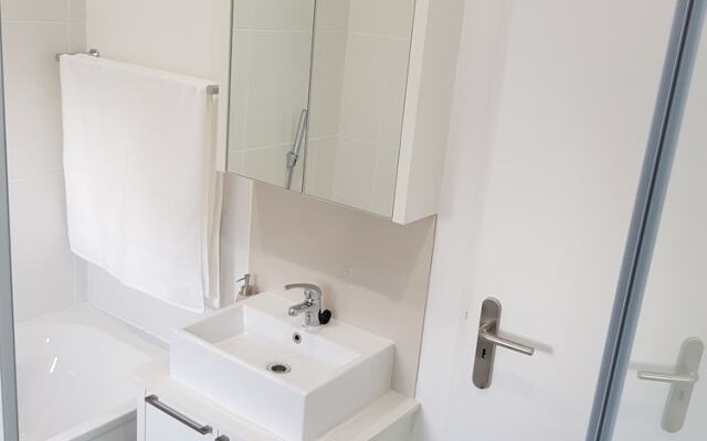 Nova Luxury Suites Saratoga 112