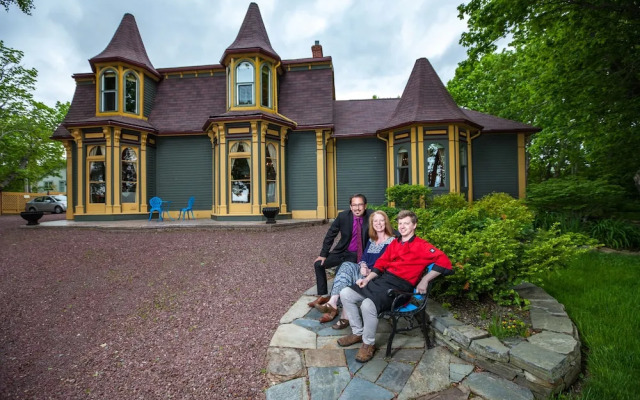 Rose Manor Inn B & B