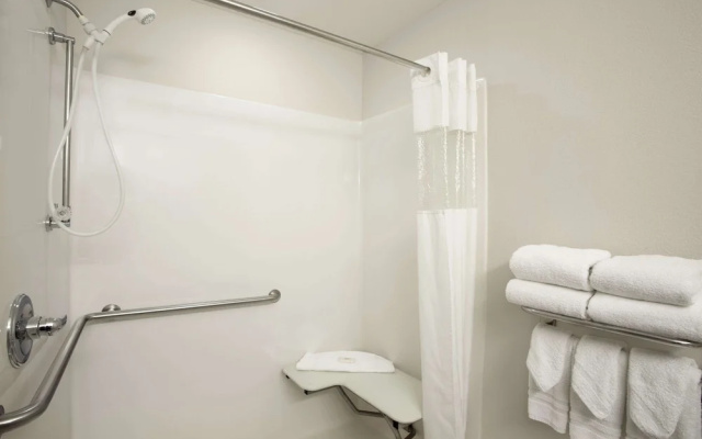 Ramada Limited Bloomington