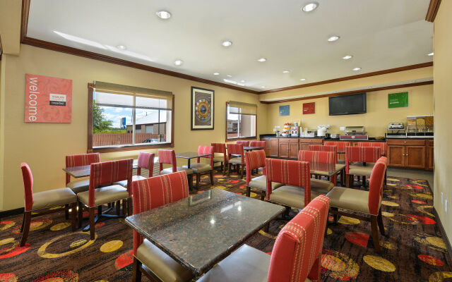 Comfort Inn & Suites Coralville - Iowa City near Iowa River Landing