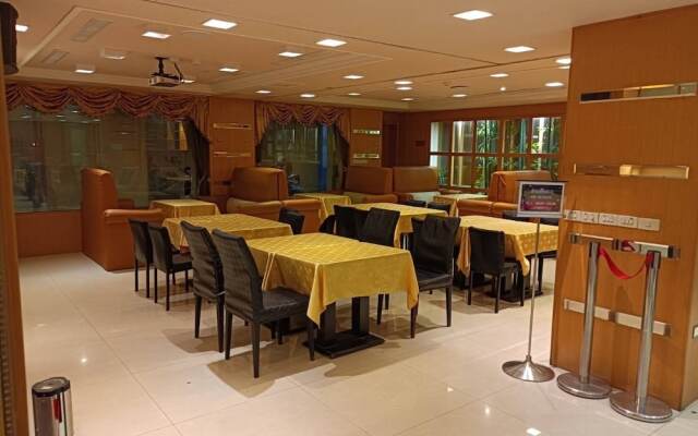 Duke Business Hotel