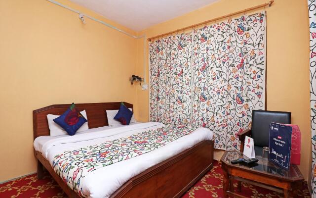 OYO 18990 Hotel Bright Palace