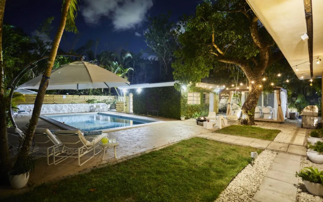Miami Pool Oasis in El Portal
