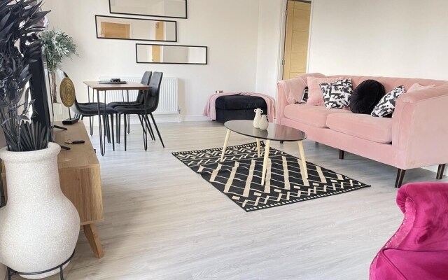 Quartz Apartment in Cambridge