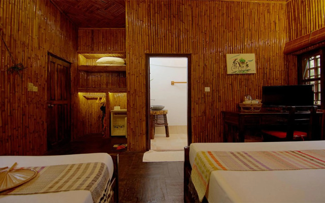 Palm Village Resort & Spa