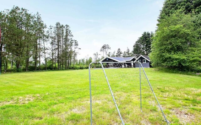 8 Person Holiday Home in Hojslev