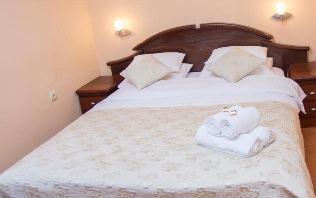 Garni Hotel Royal Crown