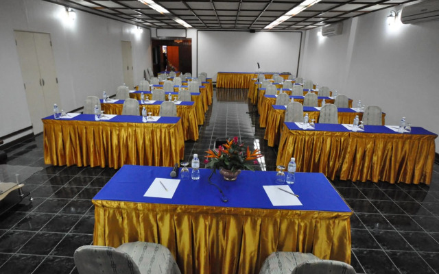 Basaya Beach Hotel & Resort