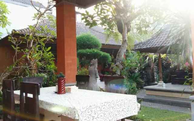 Desak Putu Putra Homestay