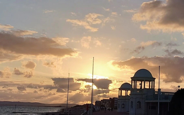 Gorgeous 4-bed House in Bexhill-on-sea, sea Views