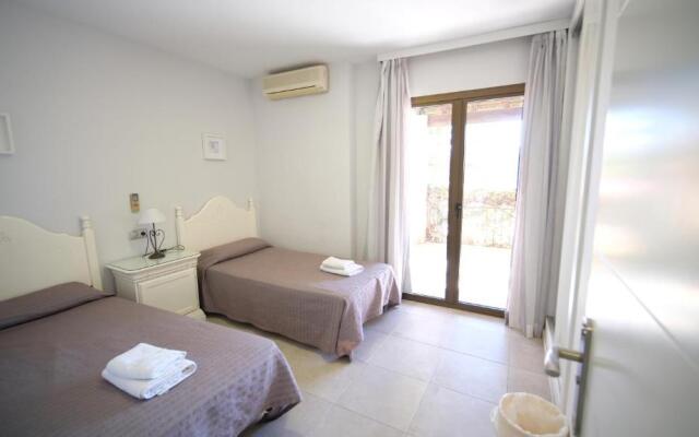 Apartamentos El Toro