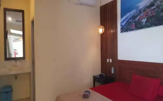 Wisma Mila Tepi Pantai Karang Hawu
