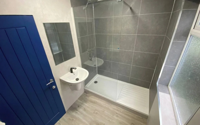 3 Room Apartment - Twins-double