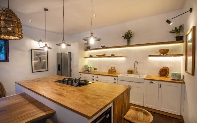 Tropical Private Villa 3 BR Canggu w/Staff