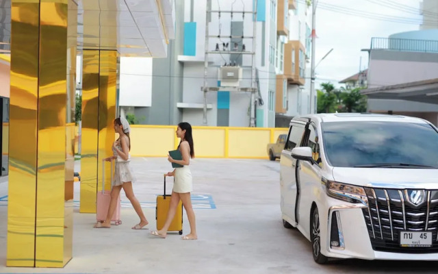 B2 Bang Saen Premier Hotel