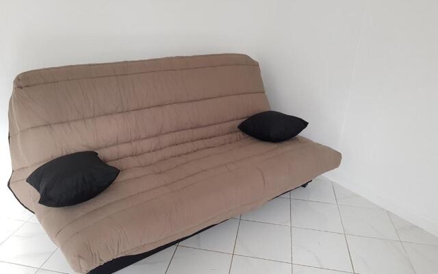 Home Gesteasy à 2 pas de la gare, trés calme