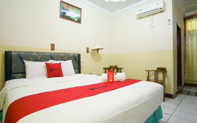 RedDoorz Plus near Pelabuhan Bitung
