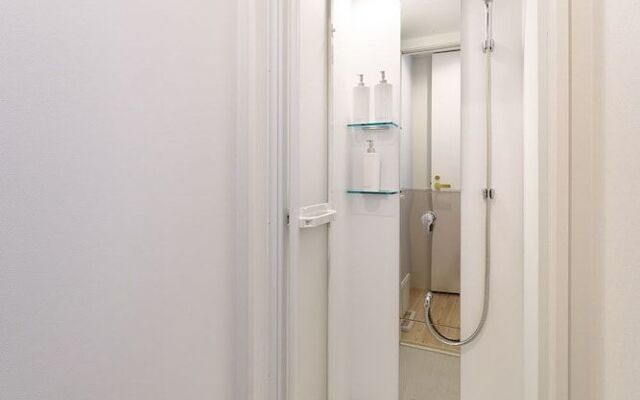 MANGA ART HOTEL, TOKYO - Hostel