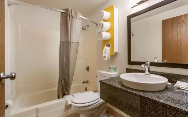 Super 8 Albert Lea Mn