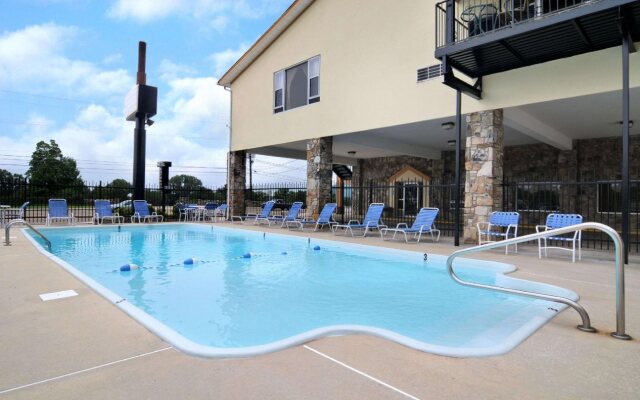 Clarion Pointe Valley Inn