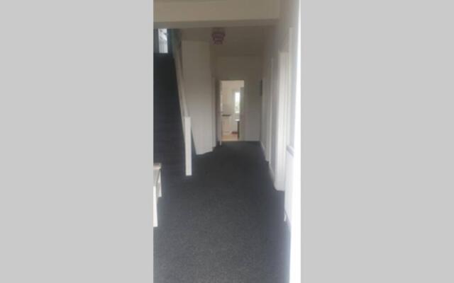 Hullidays - University Side Lg 4 bed House