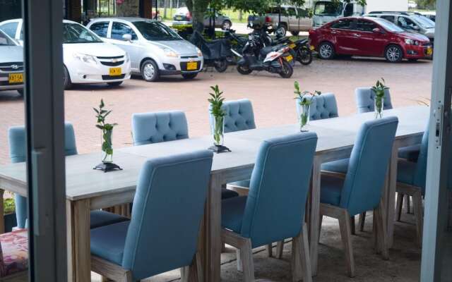 Llanogrande Airport by Bernalo Hotels