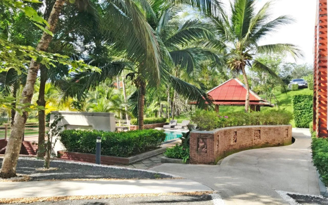 Royal Lee Resort & Spa