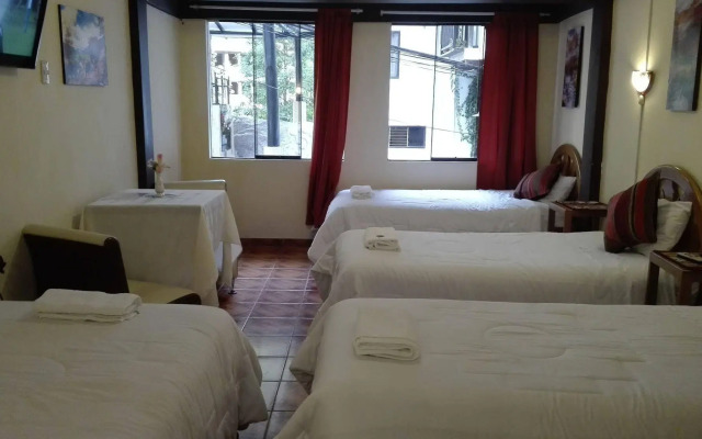 Condor Palace Hostal