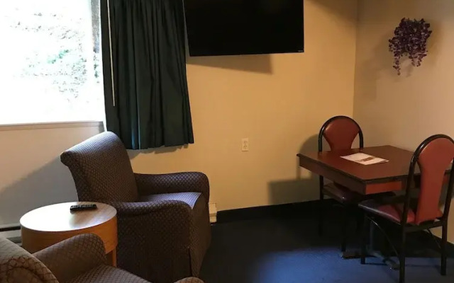 Sutton Suites Hotel
